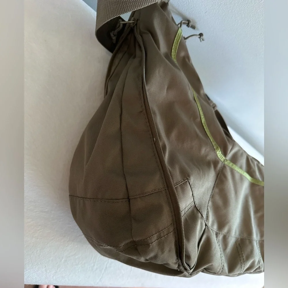 Lowepro Olive Green Passport Sling II Camera Bag/Travelbag